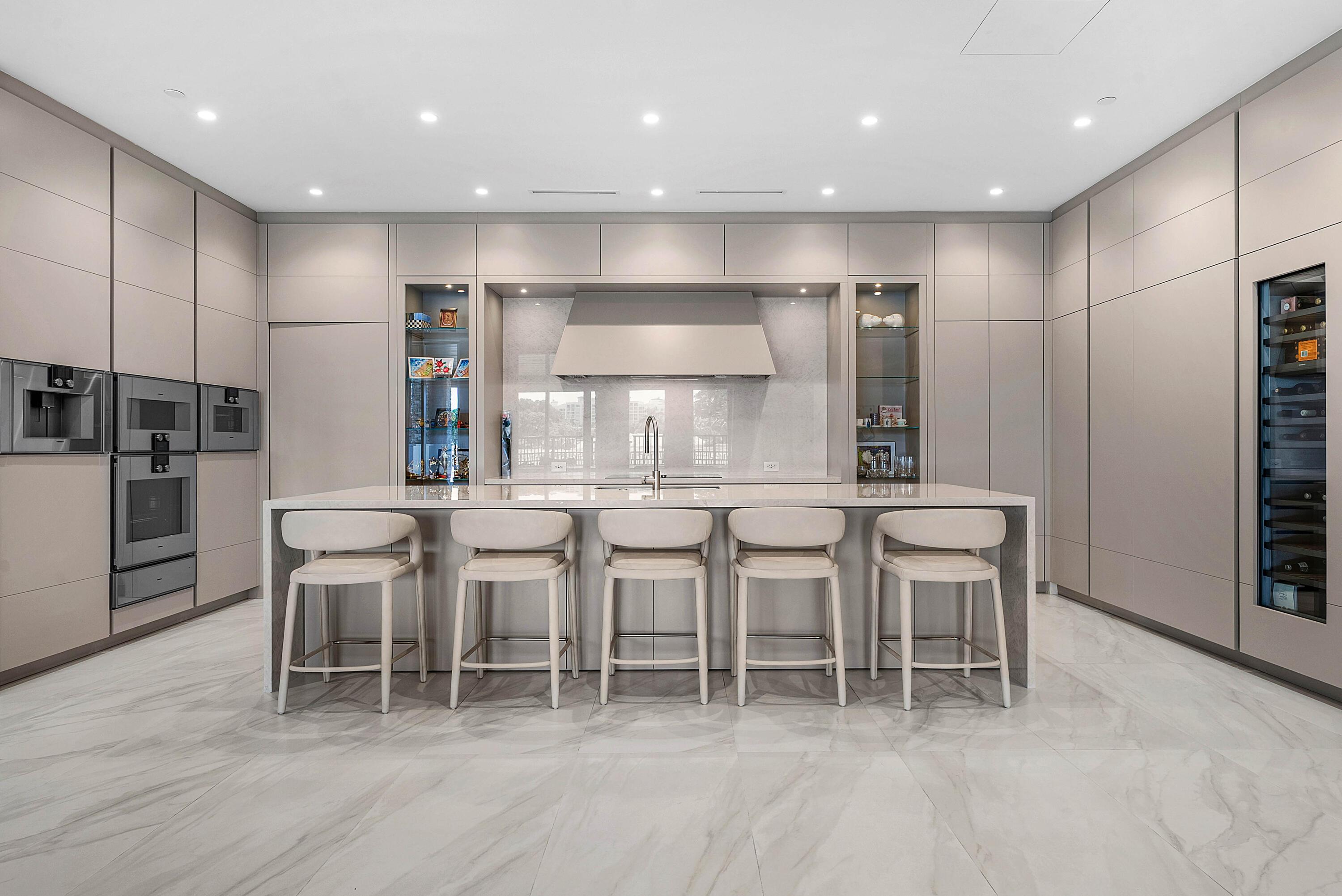 Image 2: Kitchen
