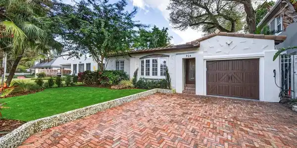 924 SE 6th Street
