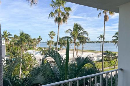 917 N Flagler Drive