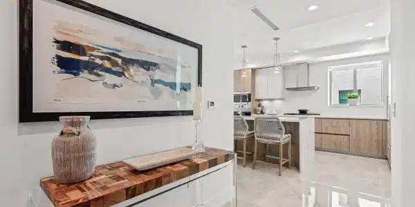 Image 2: FOYER