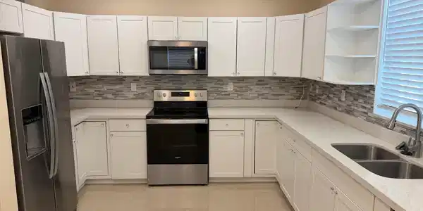 Image 2: Kitchen