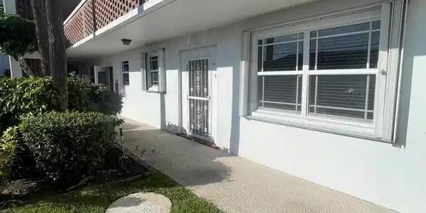 2050 NE 39th Street