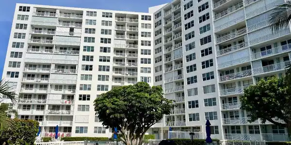 Image 3: 03. Building 02