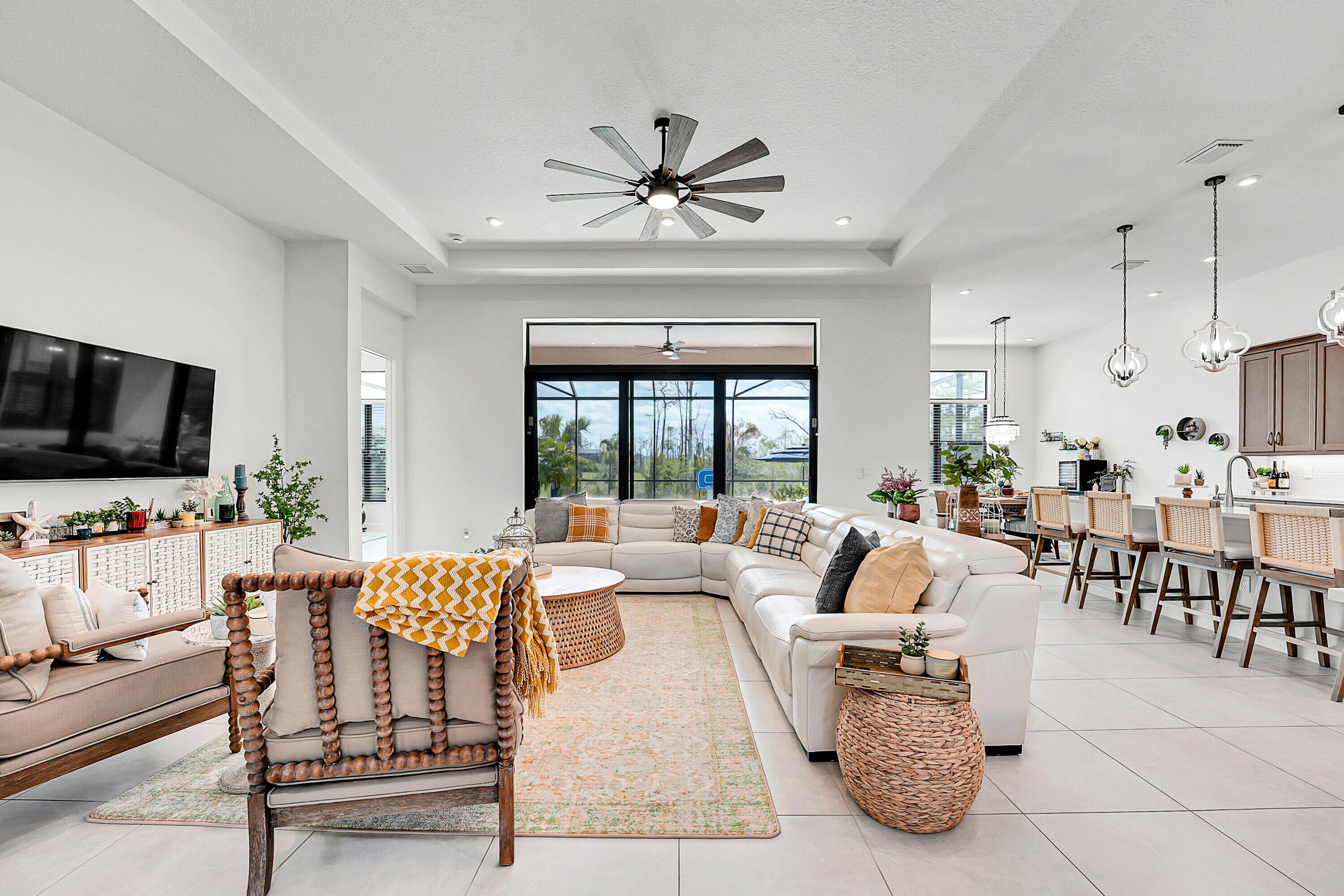 Image 4: living room