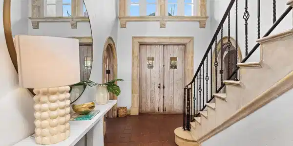 Image 2: Foyer