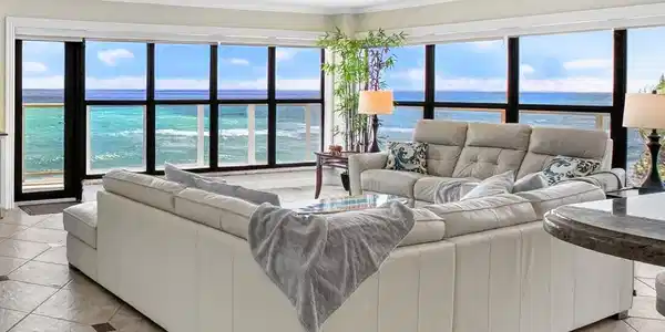 Image 2: 02 Spacious Living Room with Direct Ocea