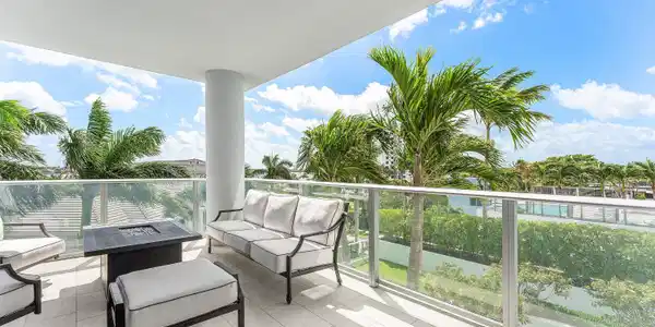 Image 2: Florida Living!