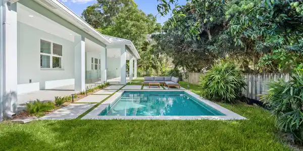 Image 3: Rendering, room for pool