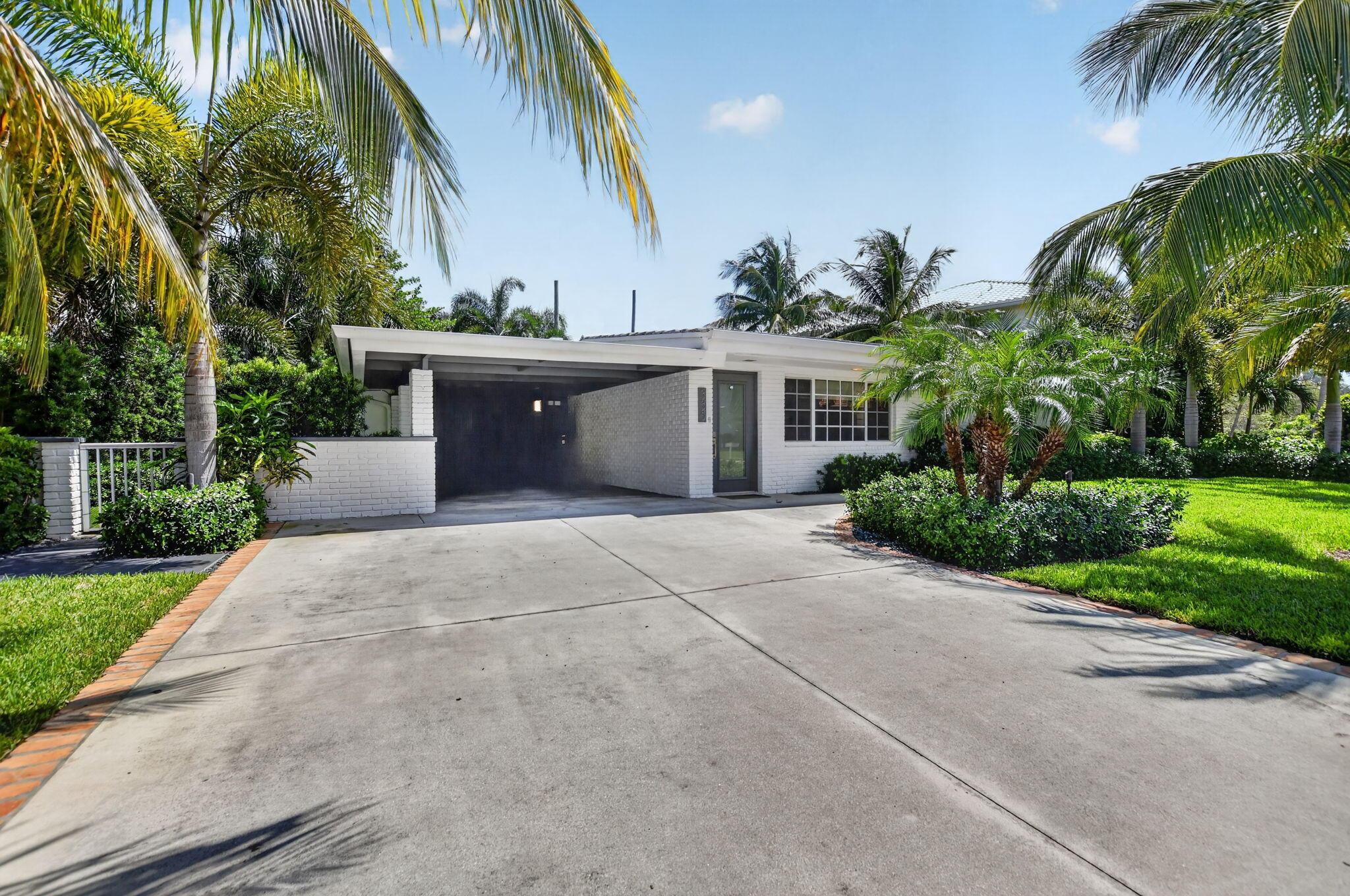 Image 4: Take a look at this concrete oversized driveway an
