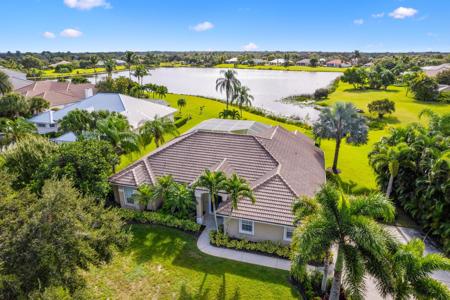 4904 SW Lake Grove Circle