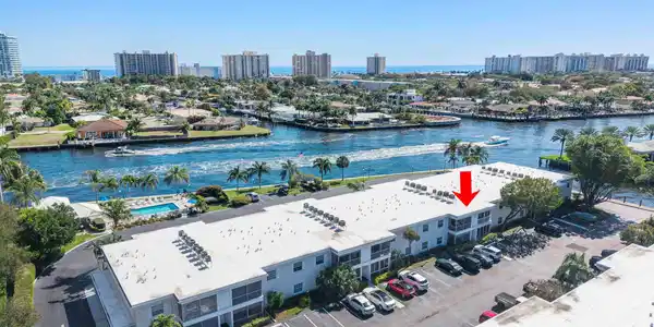 Image 2: 6517 Bay Club #4 1