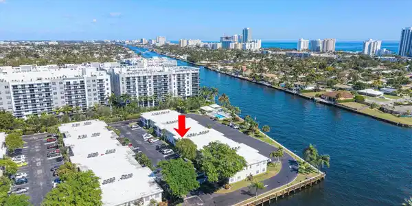 Image 3: 6517 Bay Club #4 3