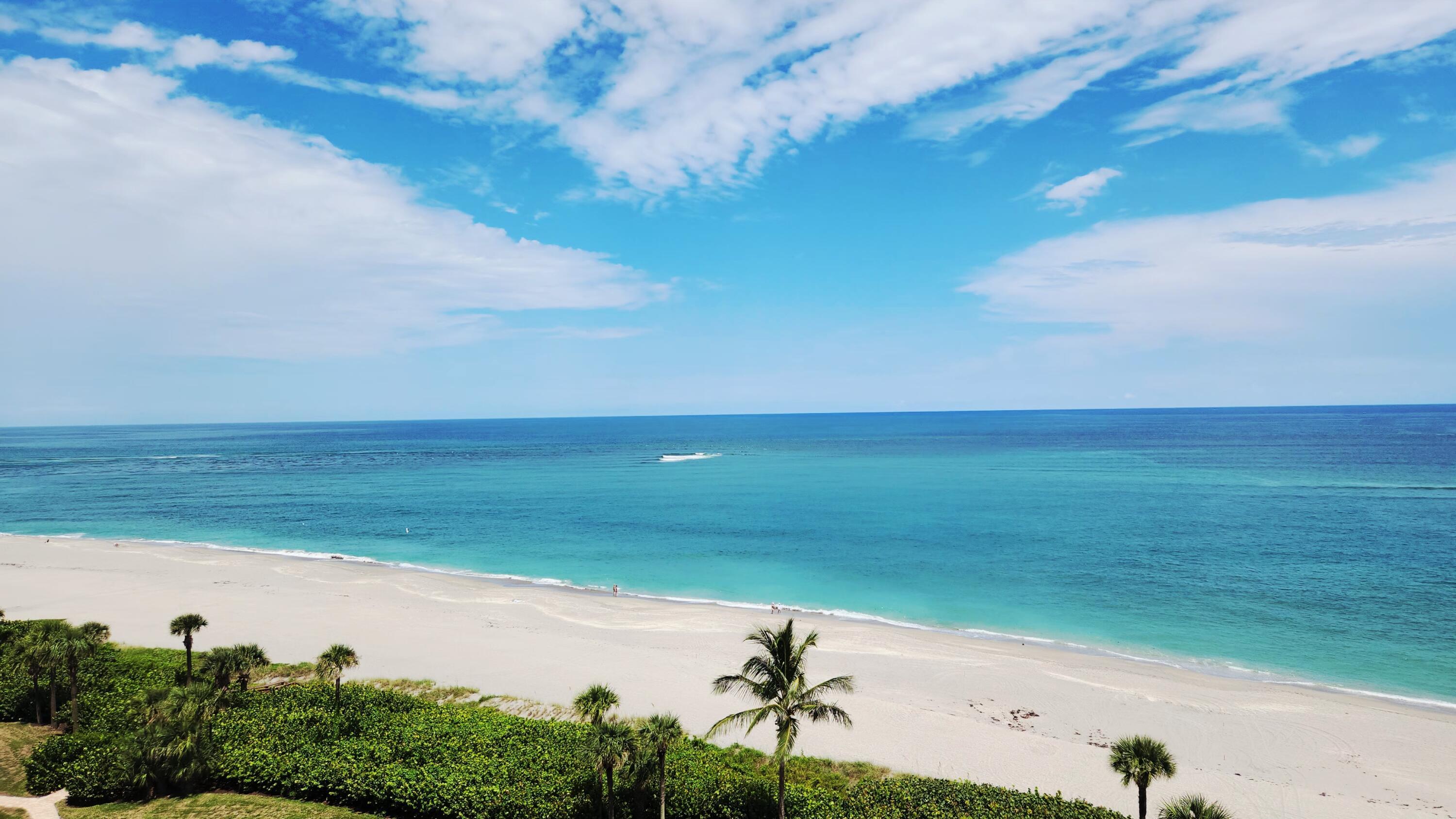 Image 2: Jupiter Beach