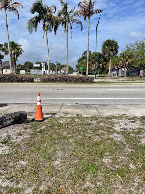 Image 4: N 25th St