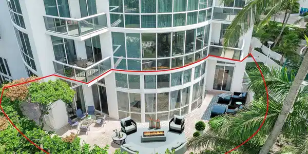 Image 2: watermark_RF_18101_Collins_Ave_#401_012-