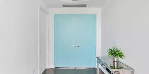 Image 3: 067-18101 Collins Ave #401_067