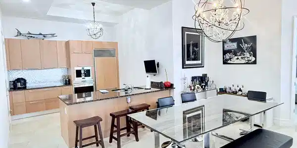 Image 2: Kitchen