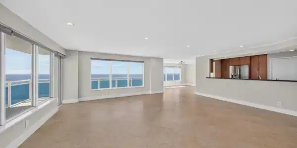 Image 2: Generously proportioned living, dining and kitchen
