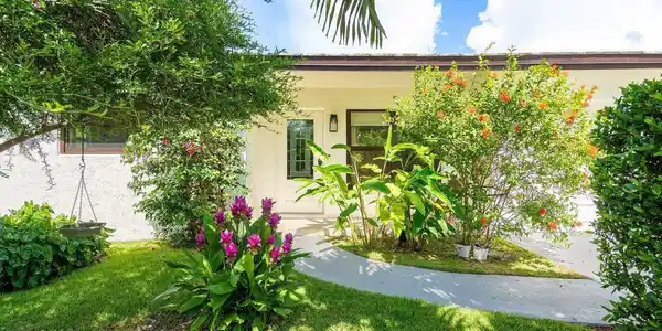 1701 N Ocean Breeze