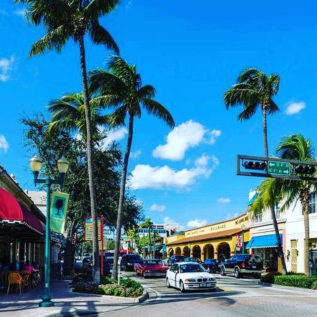 Image 4: MINUTES TO DOWNTOWN ATLANTIC AVE