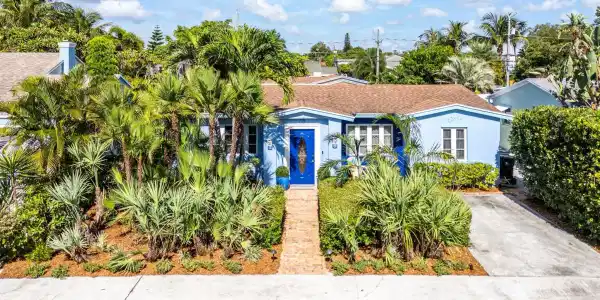 719 N Palmway