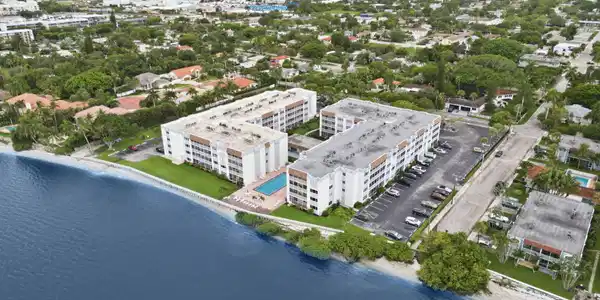 Image 3: 49-web-or-mls-1516_S_Lakeside_Dr_Unit_40