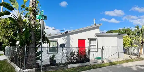 2201 NE 135th Lane