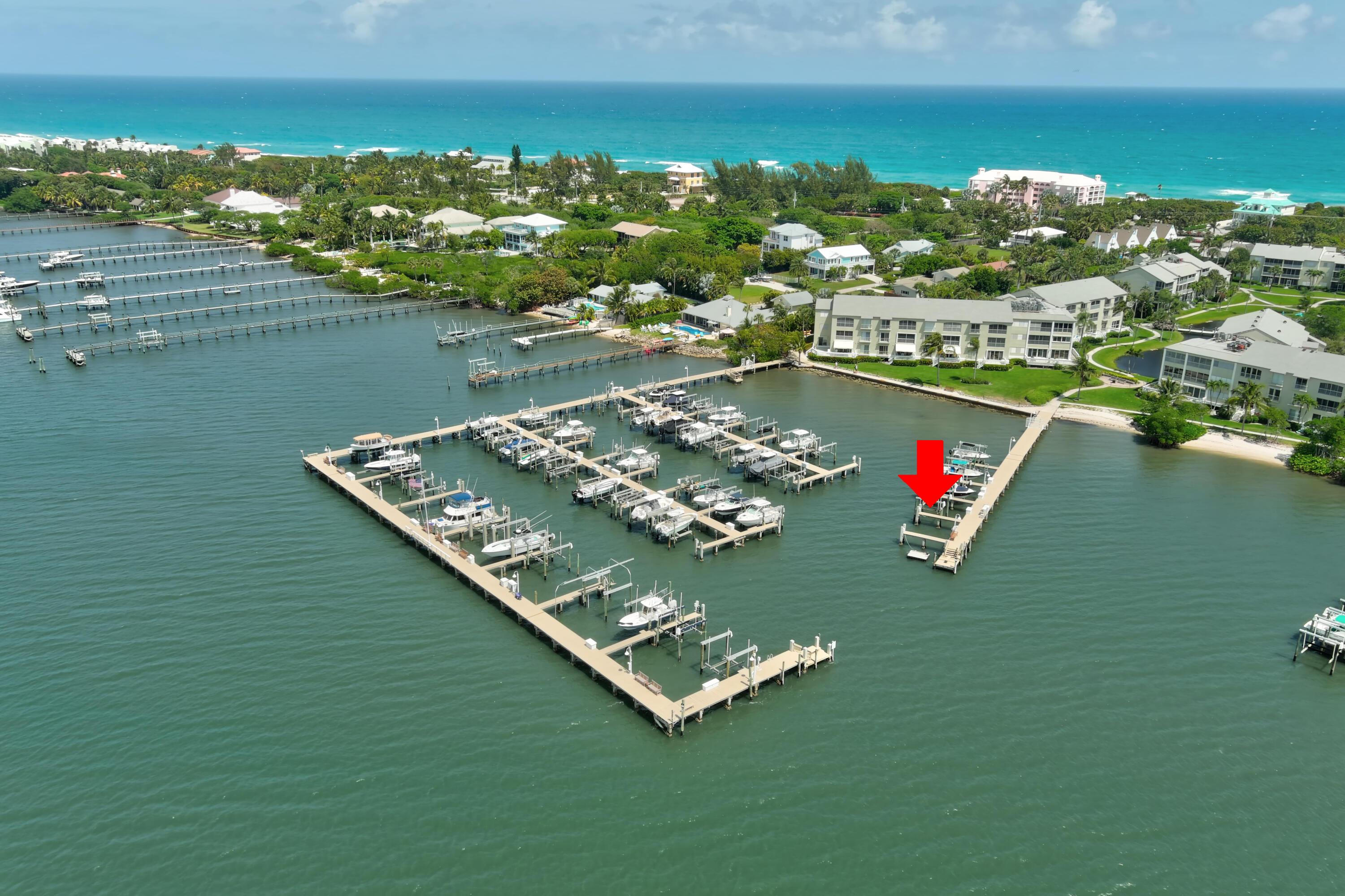 Image 4: Boat slip included - great location for quick in a