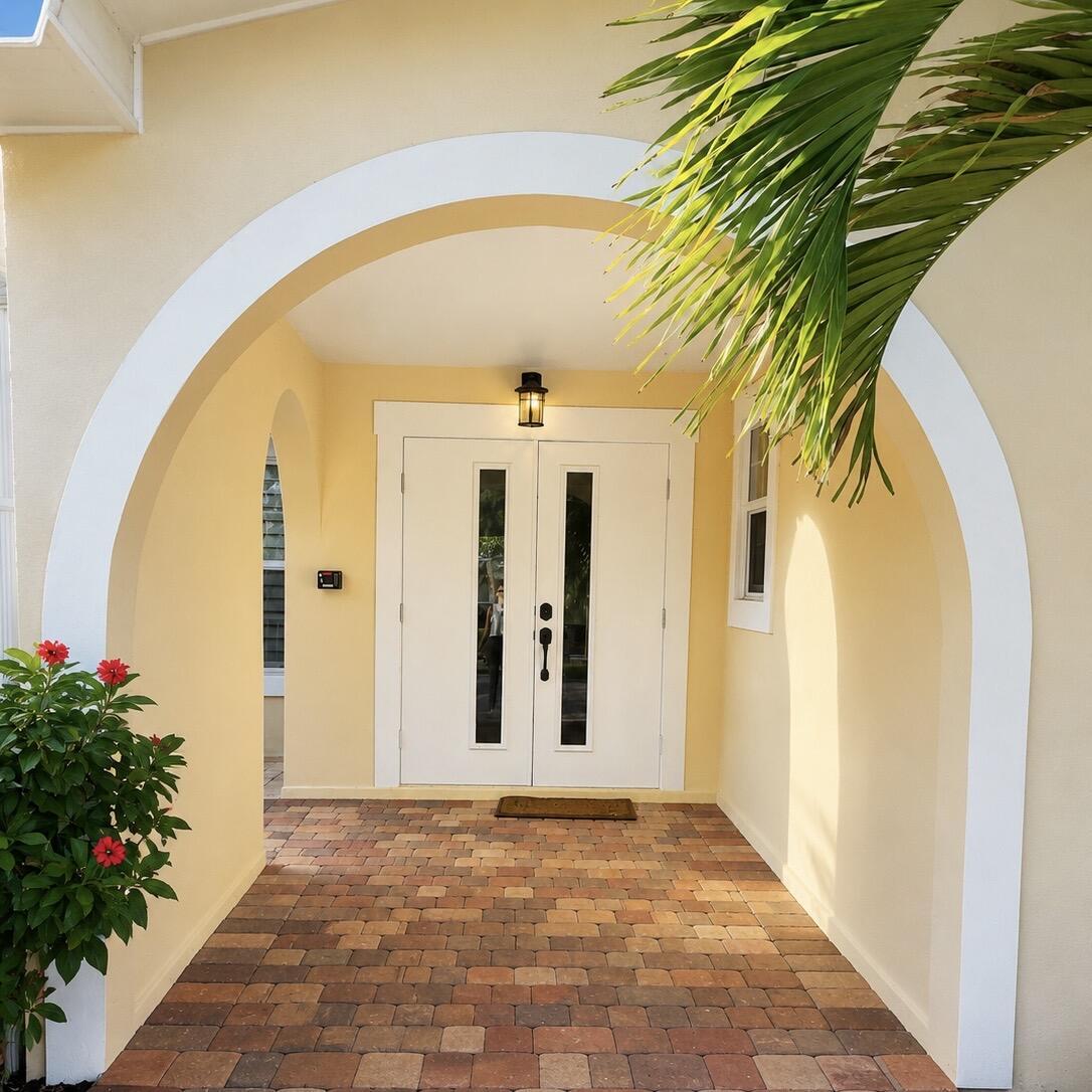 Image 3: Entrance