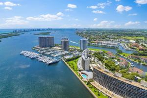 122 Lakeshore Drive
