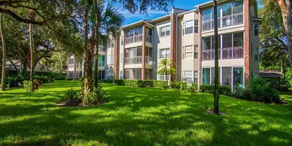 109 W Park Shores Circle