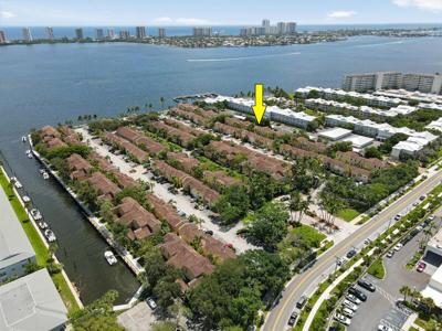 1030 Lake Shore Drive