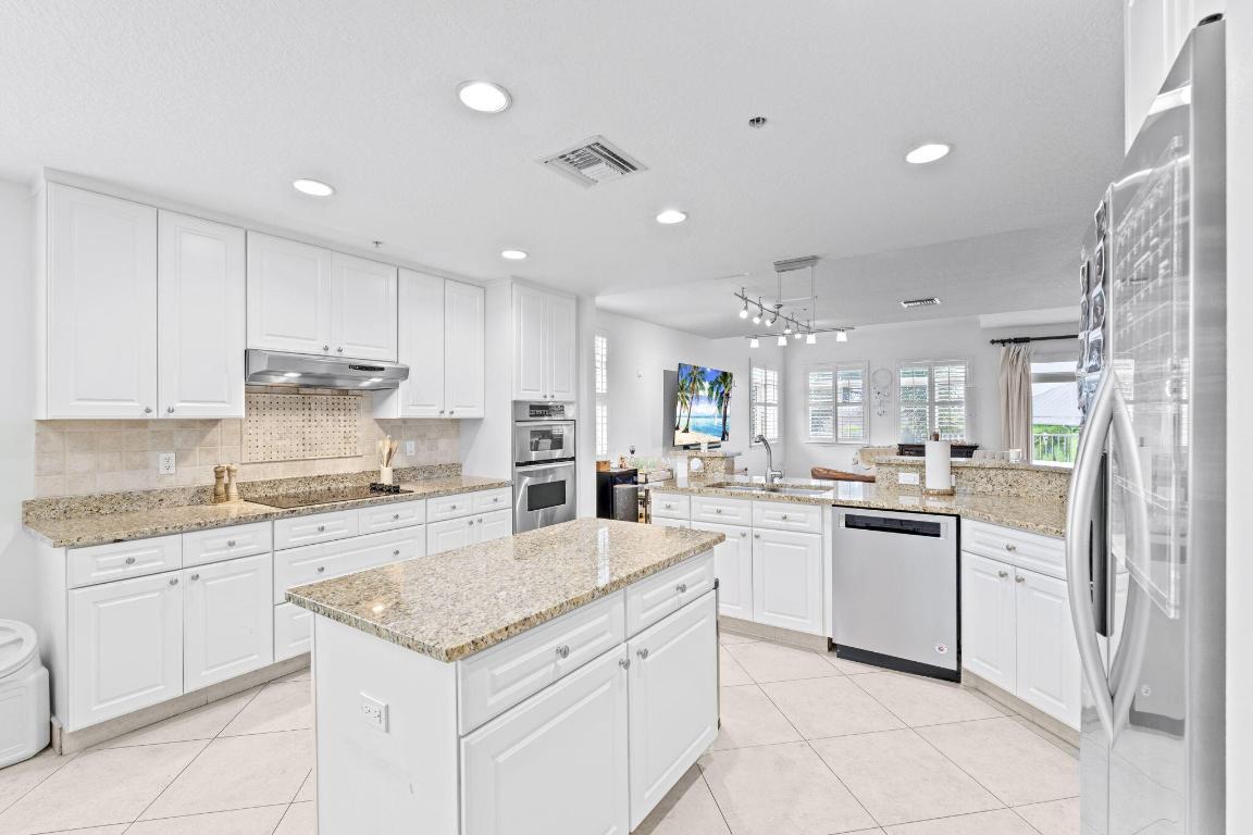 Image 1: 3-web-or-mls-A7404662