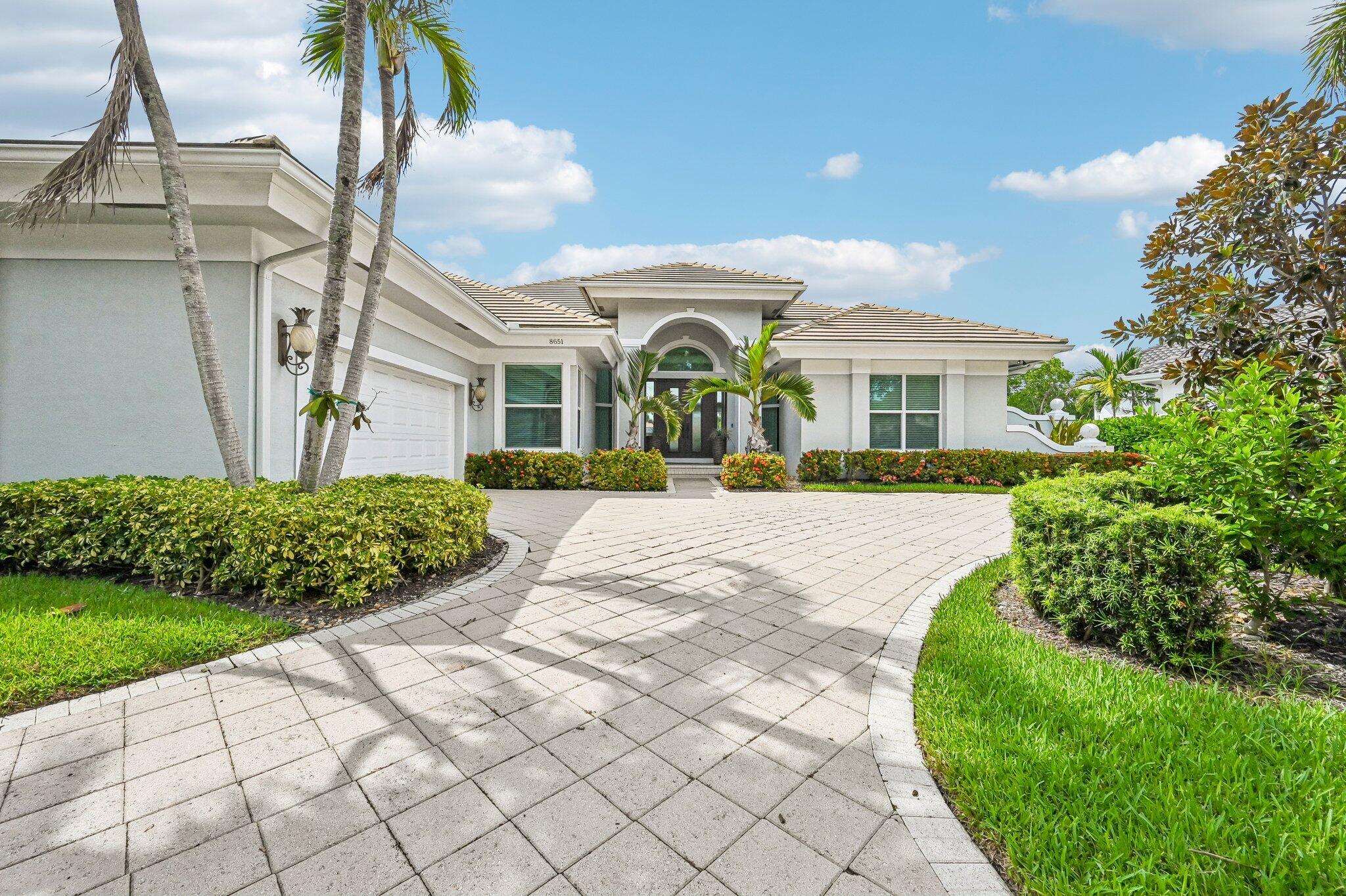 Image 4: Driveway