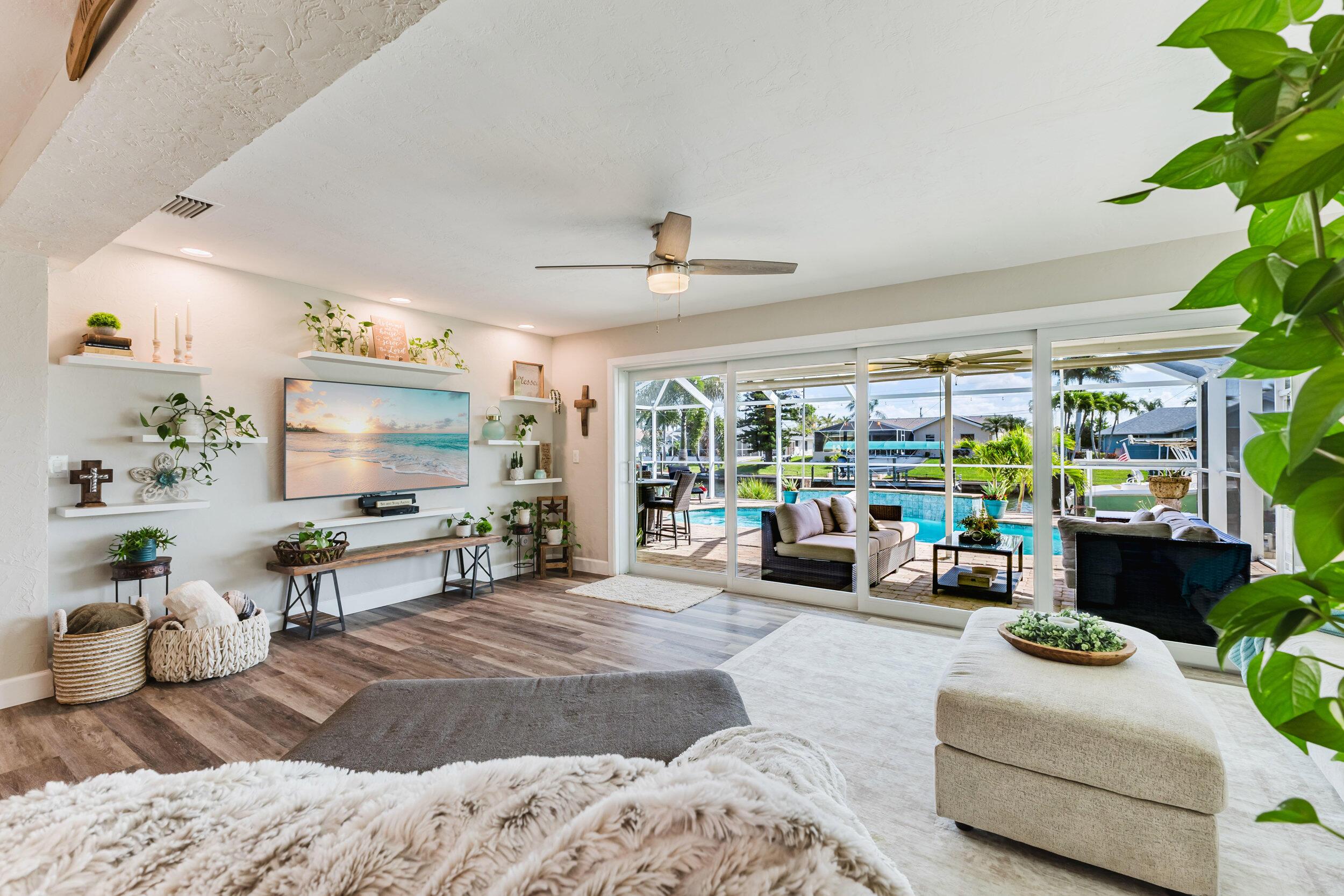 Image 4: 18_living room 3