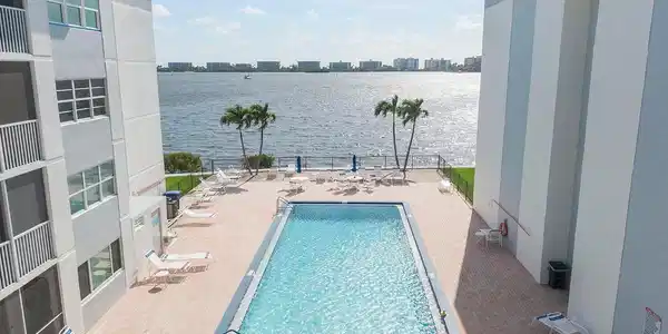 Image 4: HEATED POOL W SALT CHLORINATOR