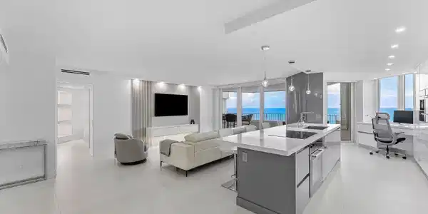 Image 4: 004-550SouthOceanBoulevard-906-BocaRaton