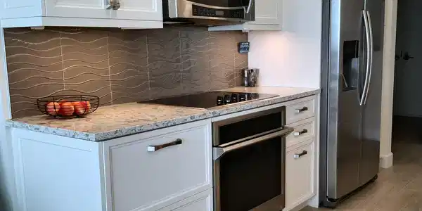 Image 4: Kitchen
