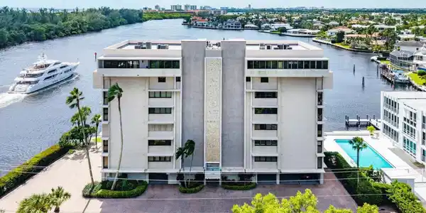 900 NE Spanish River Boulevard