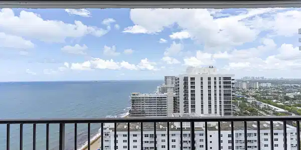 Image 4: Southeast Oceanview