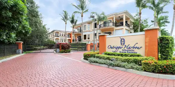 1508 NE Outrigger Landings Drive