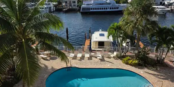815 Middle River Drive