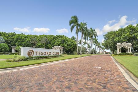 465 SE Fascino Circle