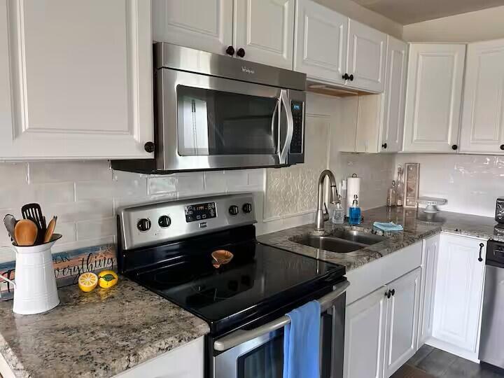Image 2: kitchen 3