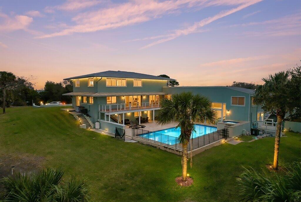 Image 2: twilight2.jpg-SMALL