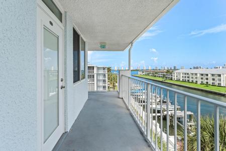 108 Paradise Harbour Boulevard