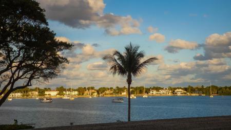 136 Lakeshore Drive