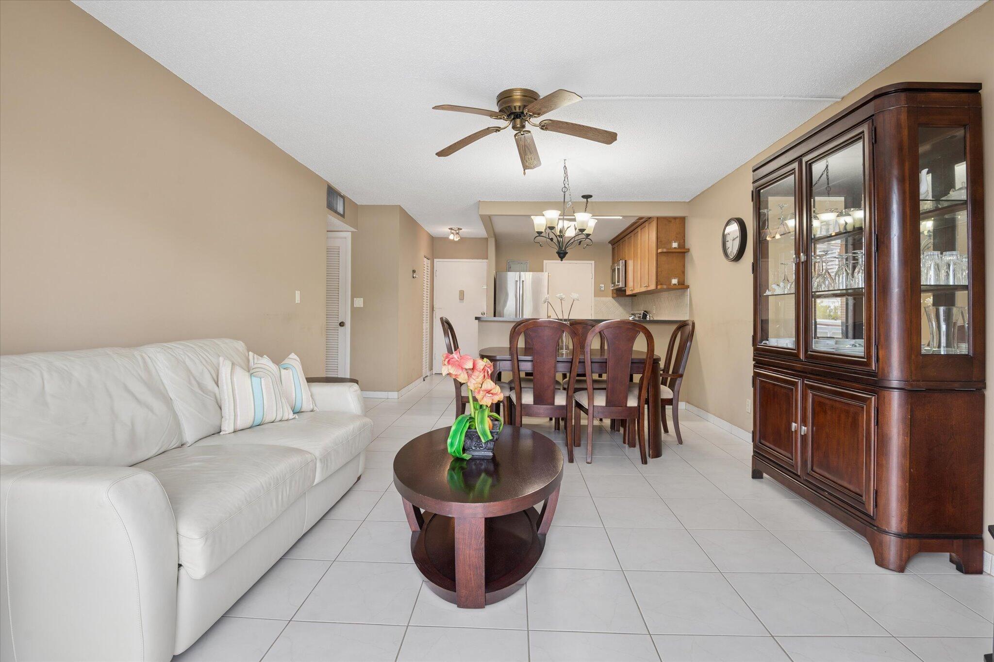Image 4: 04-Carbonara-550 Bayshore Dr #314-4