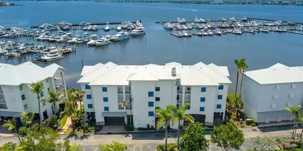 715 NW Flagler Avenue
