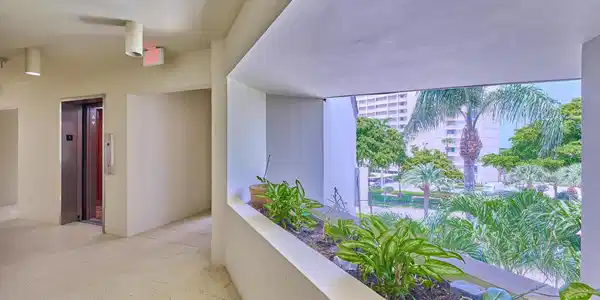 Image 3: Elevator Entry to home